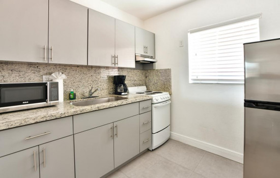 Welcome To Krymwood Flats Wynwood - Full-Kitchen